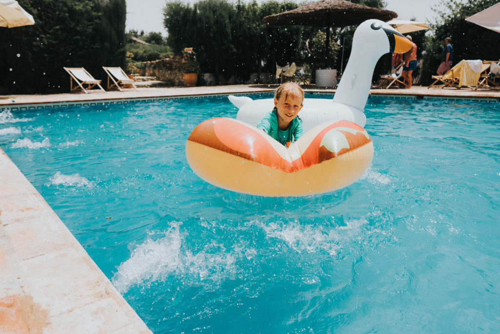 jerez wedding photographer cortijo barranco swimming pool