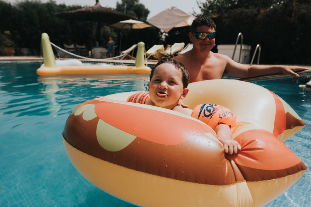 jerez wedding photographer cortijo barranco swimming pool