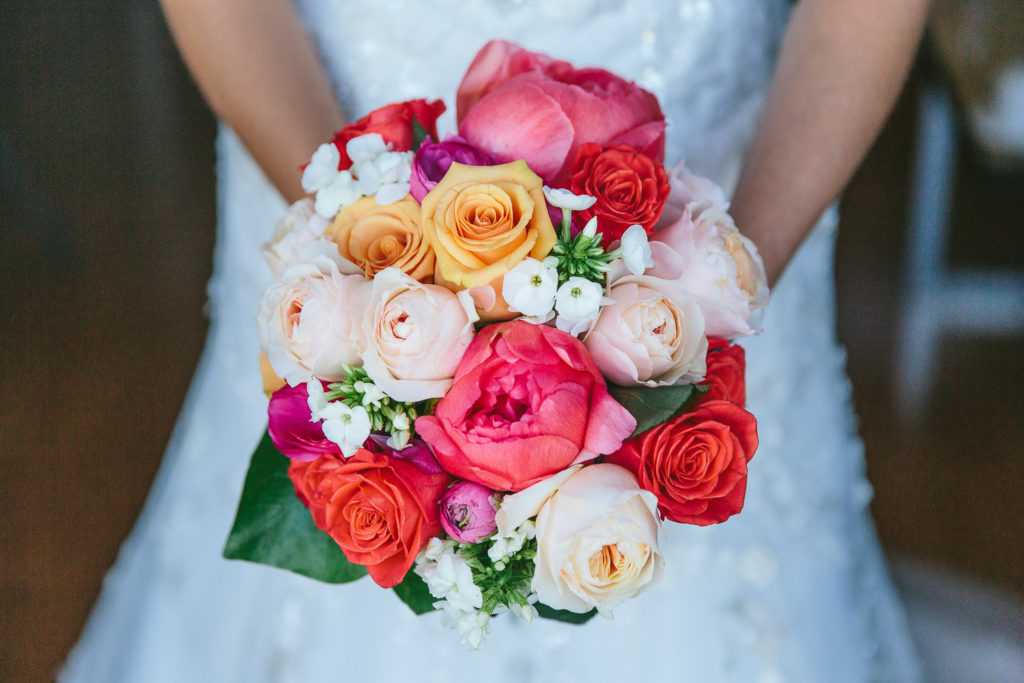 SOL Y MAR CALPE COSTA BLANCA WEDDING PHOTOGRAPHER BRIDAL BOUQUET PINK ORANGE